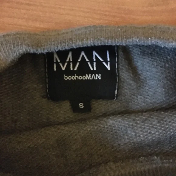 Men’s BoohooMAN Distressed Sweatshirt (S) - Picture 3 of 3